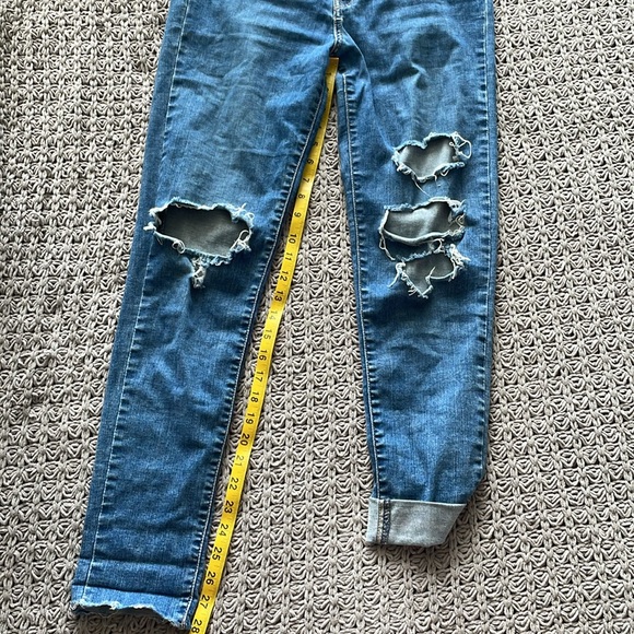 Distressed Levi’s 720 High Rise Super Skinny Jeans - Picture 7 of 8